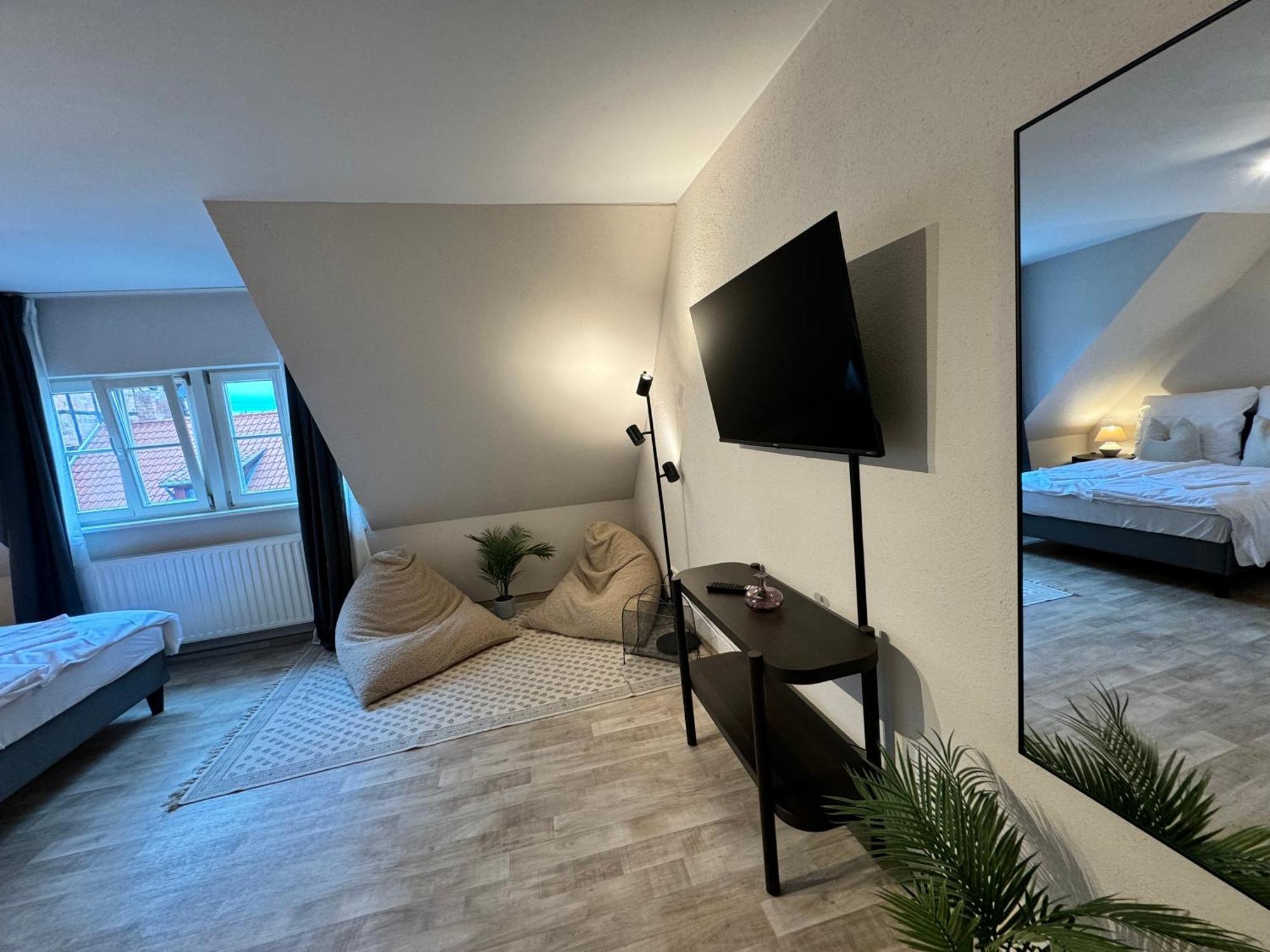 Gina Stay - Apartmenthaus Im Zentrum Von クヴェードリンブルク エクステリア 写真