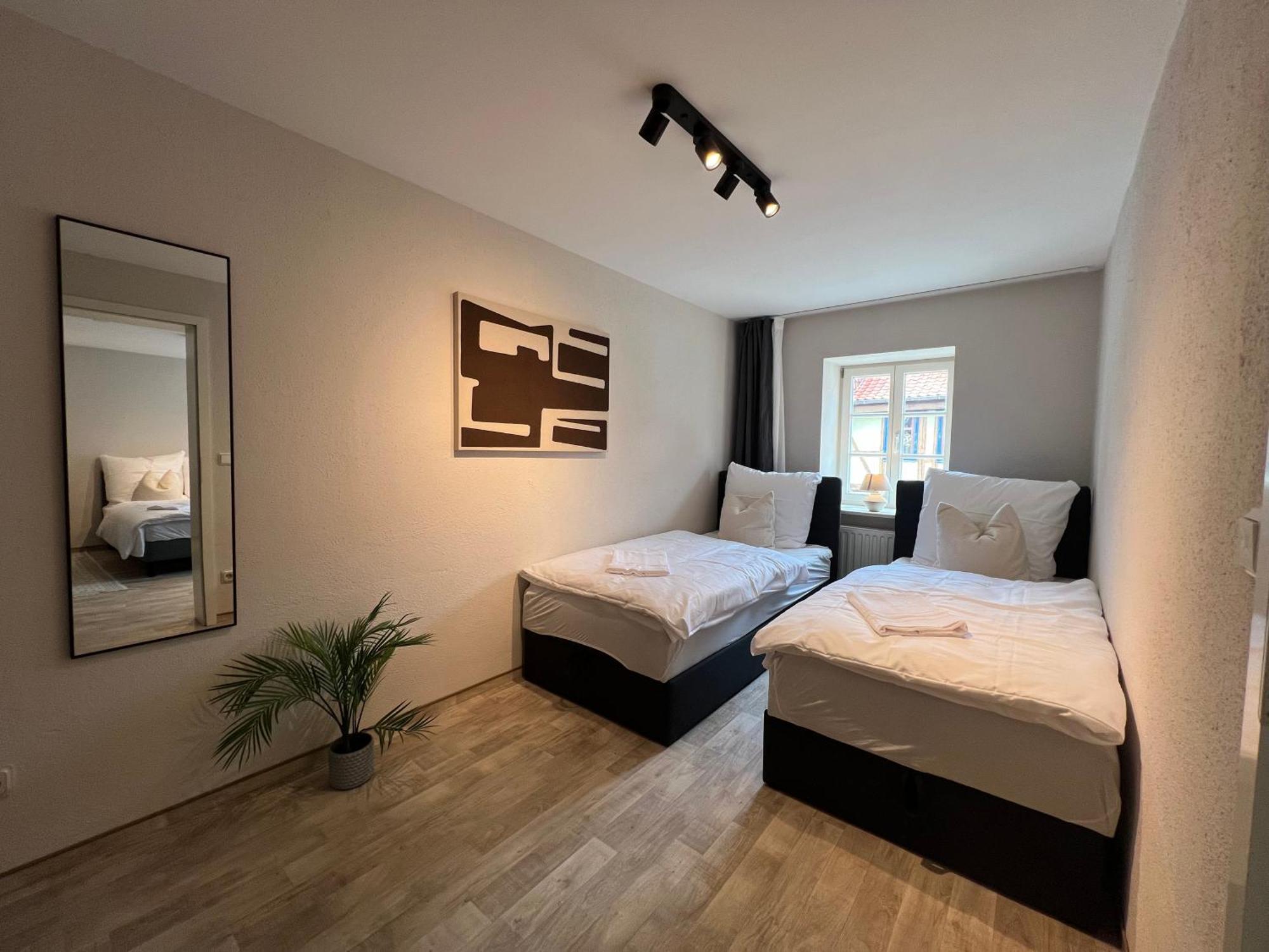 Gina Stay - Apartmenthaus Im Zentrum Von クヴェードリンブルク エクステリア 写真