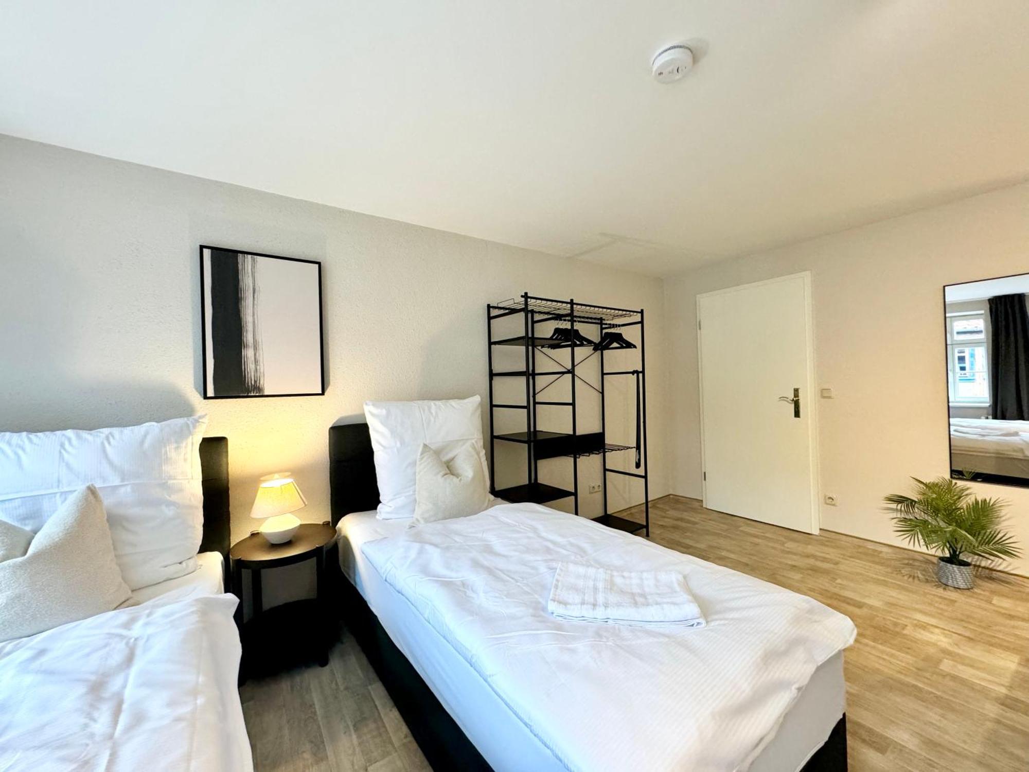 Gina Stay - Apartmenthaus Im Zentrum Von クヴェードリンブルク エクステリア 写真